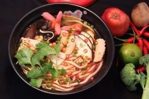 酸辣粉加盟新選擇 從手工技藝到品牌管理,探尋餐飲創業之路